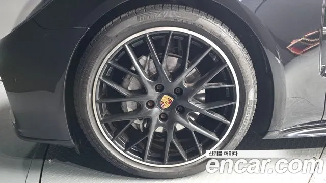 Porsche Panamera 2019 thumb 5