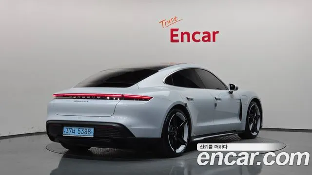Porsche Taycan 2021 thumb 2
