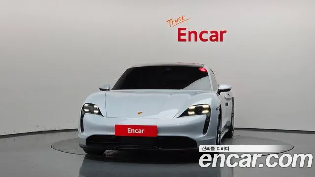 Porsche Taycan 2021 thumb 3