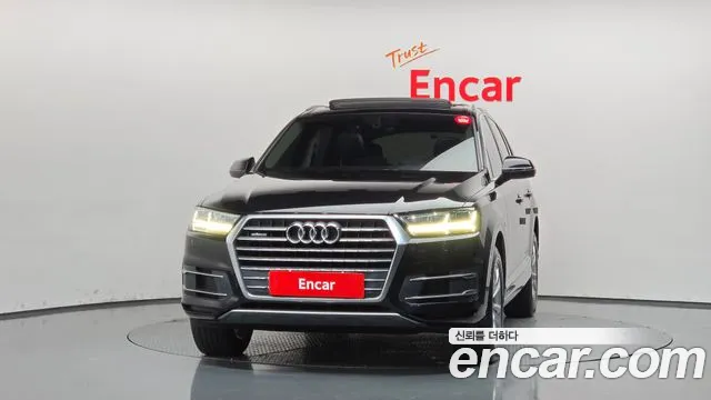 Audi Q7 2019 thumb 3