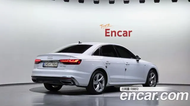 Audi A4 2021 thumb 2