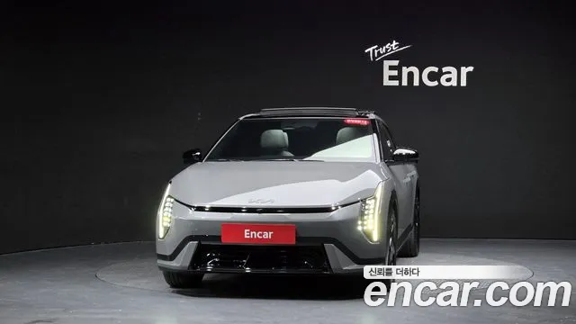 Kia EV4 2026 thumb 2