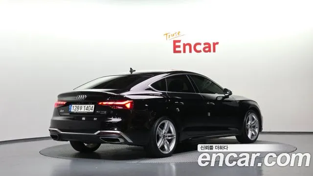 Audi A5 2021 thumb 2