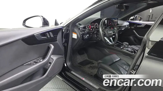 Audi A5 2021 thumb 10