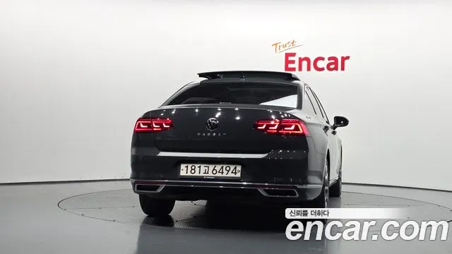 Volkswagen Passat (North America and China) 2021 thumb 4