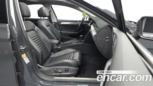 Volkswagen Passat (North America and China) 2021 thumb 11