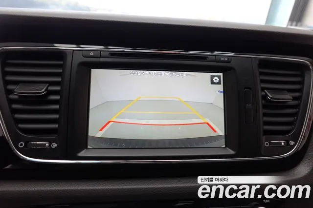 Kia Carnival 2015 thumb 9