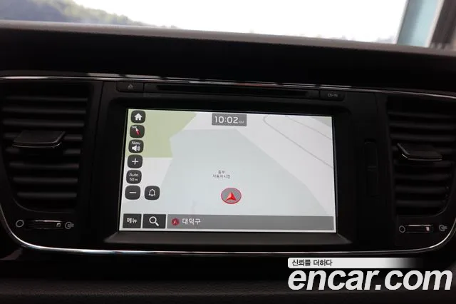 Kia Carnival 2015 thumb 10