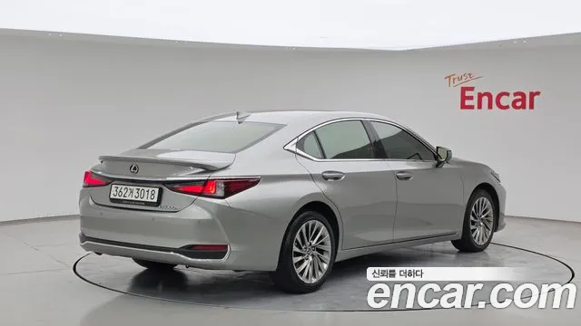 Lexus ES 2024 thumb 2