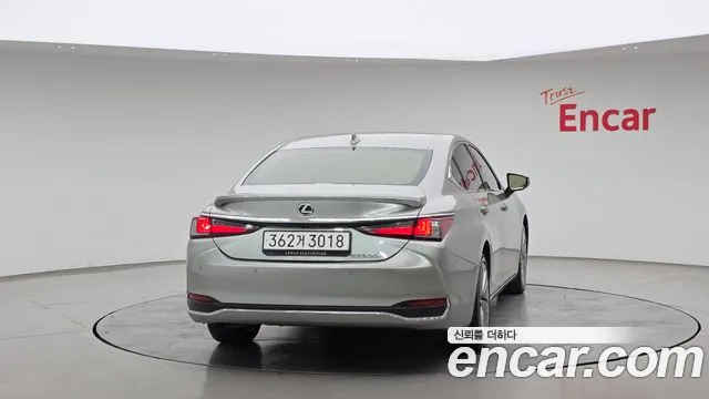Lexus ES 2024 thumb 4