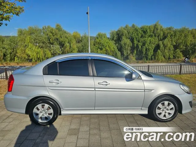 Hyundai Verna 2009 thumb 4