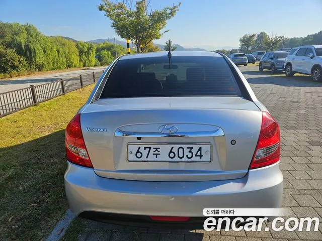 Hyundai Verna 2009 thumb 6