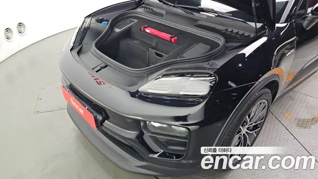 Porsche Macan 2025 thumb 6