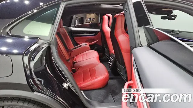 Porsche Macan 2025 thumb 12