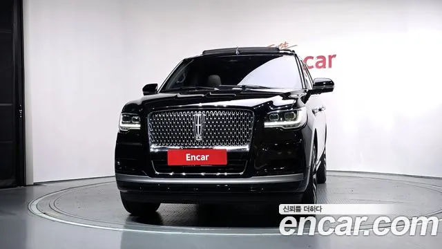 Lincoln Navigator 2022 thumb 3