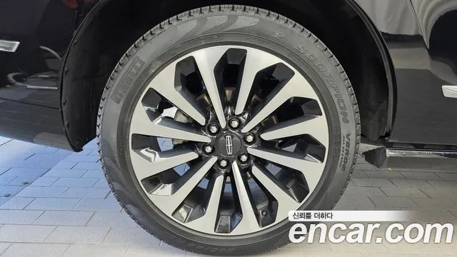 Lincoln Navigator 2022 thumb 5