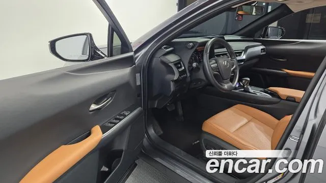 Lexus UX 2019 thumb 10
