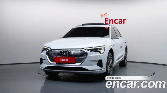 Audi e-tron 2020 thumb 3