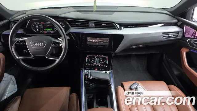 Audi e-tron 2020 thumb 7