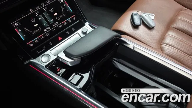 Audi e-tron 2020 thumb 9