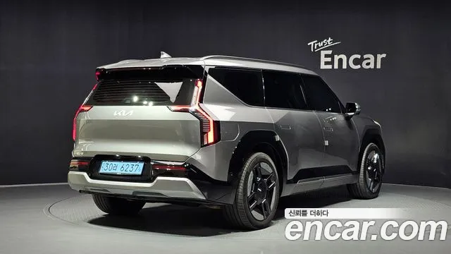 Kia EV9 2023 thumb 2