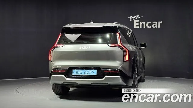 Kia EV9 2023 thumb 4