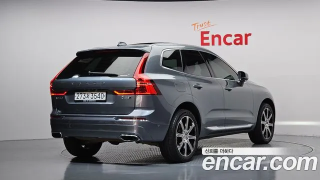Volvo XC60 2019 thumb 2