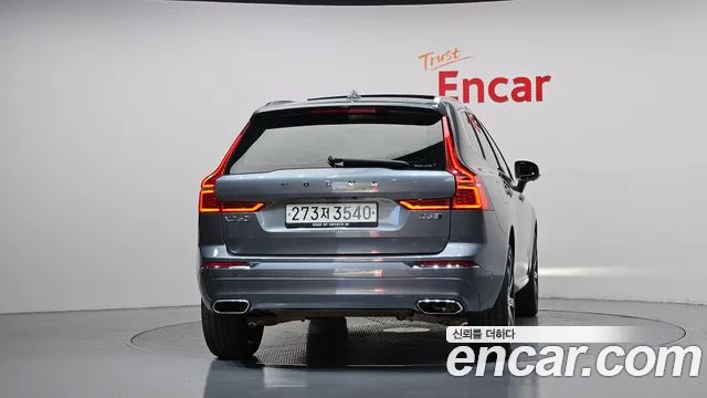 Volvo XC60 2019 thumb 4