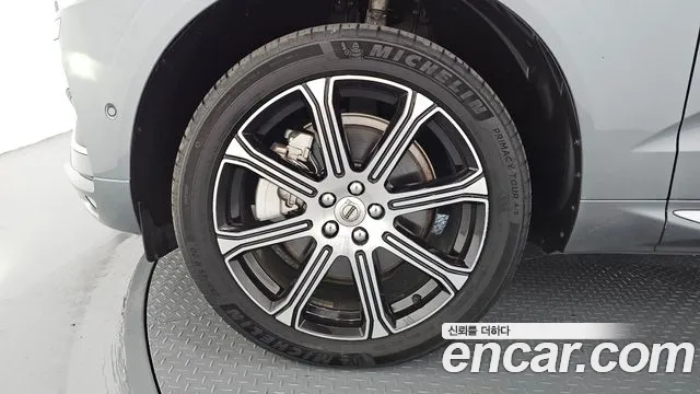 Volvo XC60 2019 thumb 5