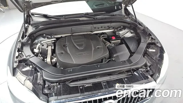 Volvo XC60 2019 thumb 6