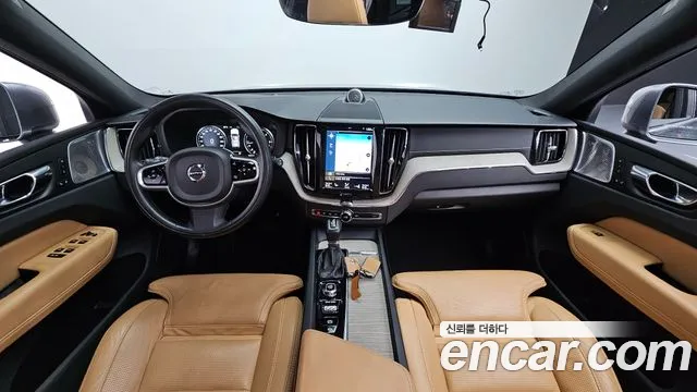 Volvo XC60 2019 thumb 7