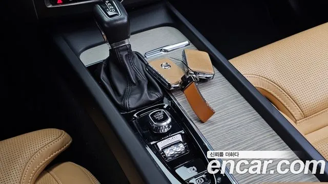 Volvo XC60 2019 thumb 9