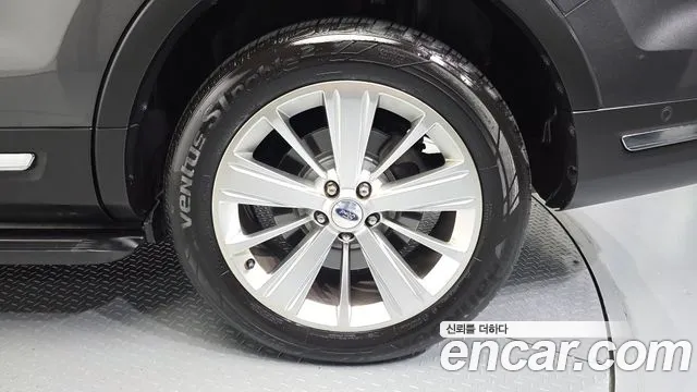 Ford Explorer 2019 thumb 4