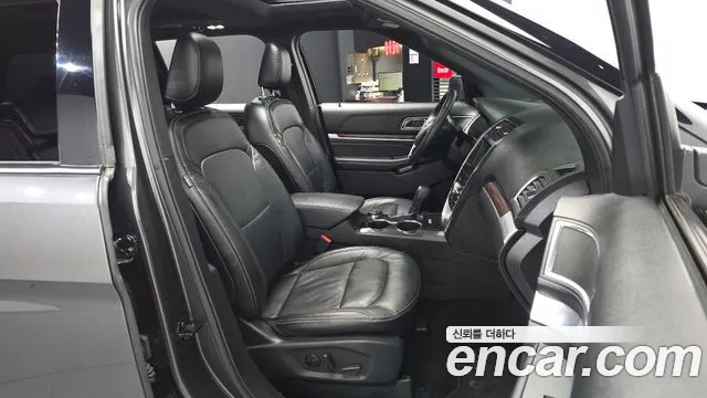 Ford Explorer 2019 thumb 10