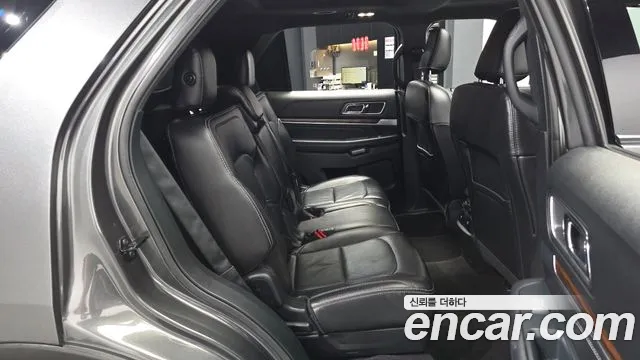 Ford Explorer 2019 thumb 11