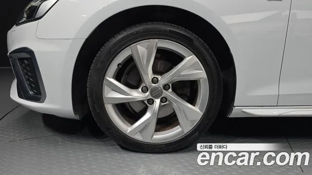Audi A4 2020 thumb 4