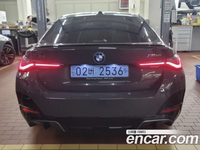 BMW i4 2023 thumb 2