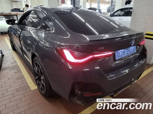 BMW i4 2023 thumb 3