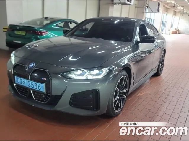 BMW i4 2023 thumb 4
