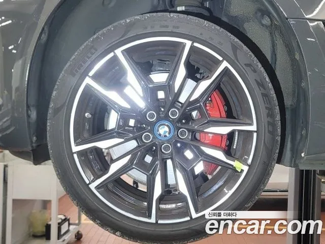 BMW i4 2023 thumb 5