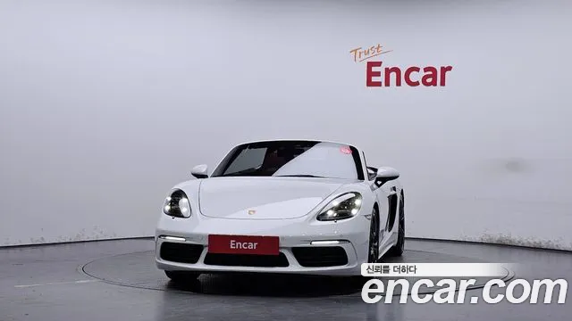Porsche Cayman 2020 thumb 3