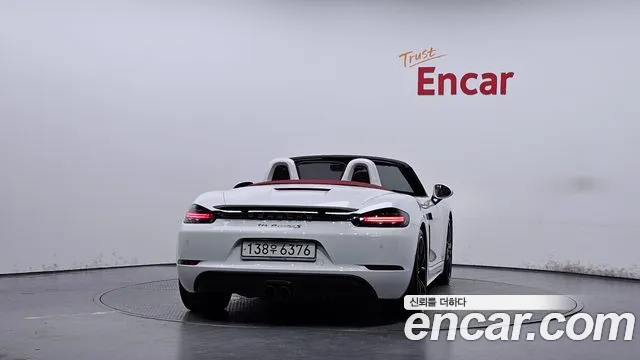 Porsche Cayman 2020 thumb 4
