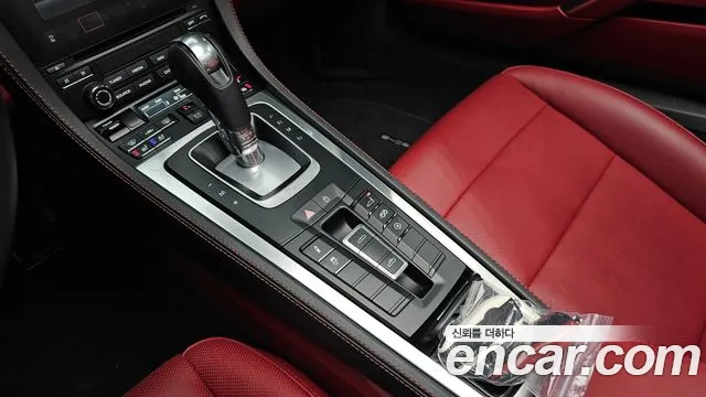 Porsche Cayman 2020 thumb 9