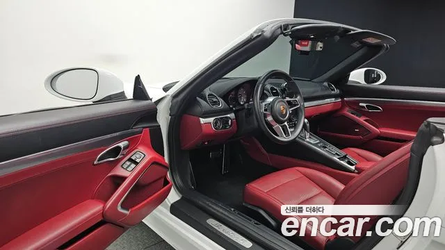 Porsche Cayman 2020 thumb 10