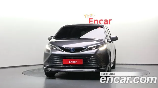 Toyota Sienna 2025 thumb 3