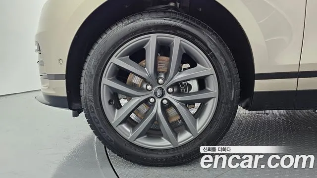 Land Rover Range Rover Velar 2025 thumb 8