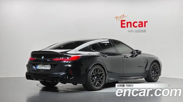 BMW M8 2021 thumb 2