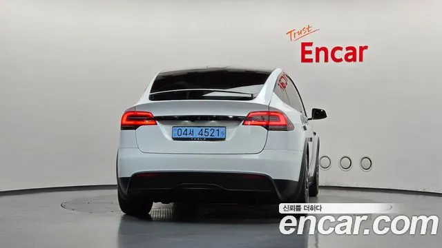 Tesla Model X 2025 thumb 4