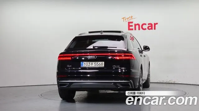 Audi Q8 2021 thumb 4