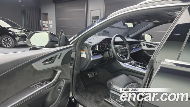 Audi Q8 2021 thumb 10
